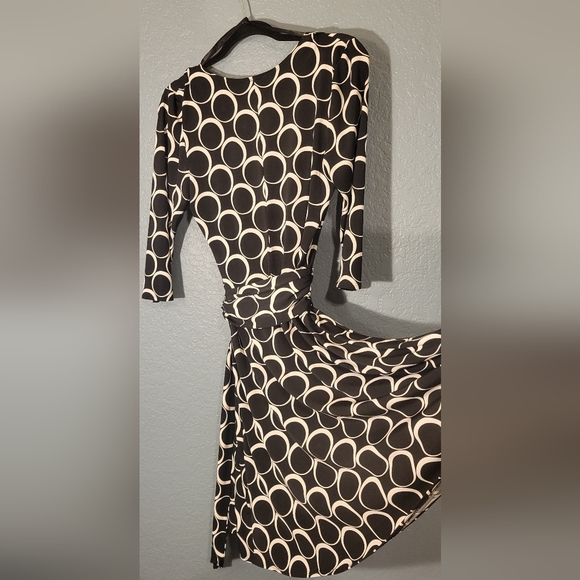 Black and white circle pattern wrap dress, size medium. - Picture 3 of 4
